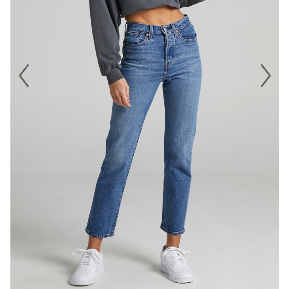 Levi's WEDGIE Premium High Rise Straight J…